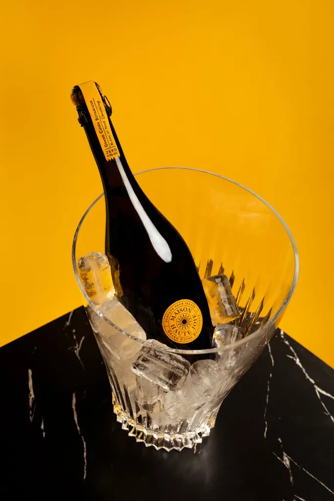 Blanc et Noir Sparkling on ice in the L’Atelier Signature Ice Bucket