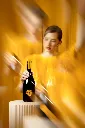 Grand Cuvée Botanique Blanc et Noir Sparkling 740 ml – celebratory serving scene